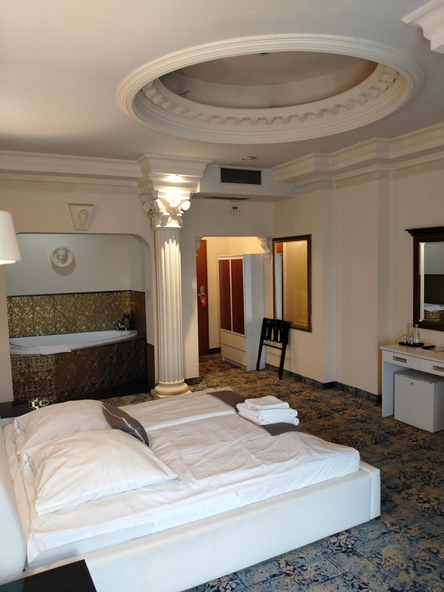 Hotel Venecia Palace Michałowice Εξωτερικό φωτογραφία